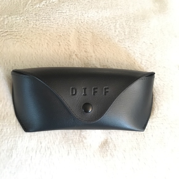 SOLD - DIFF Cruz Aviator Sunglasses 😎 PRICE FIRM - Picture 3 of 3